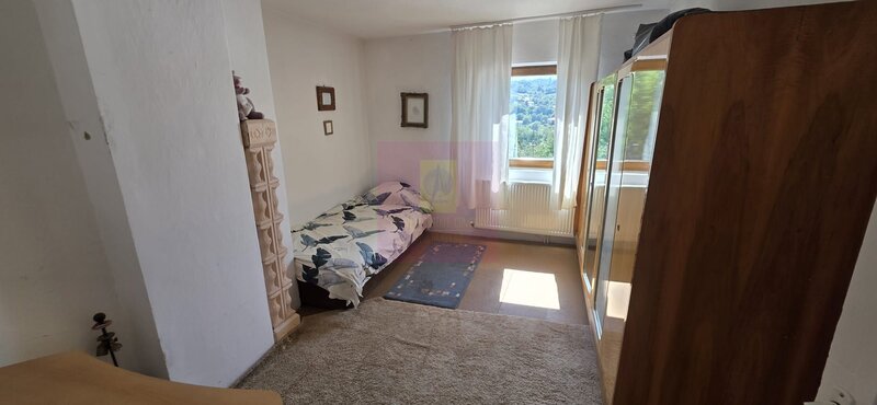 Casa cu 4 camere de vanzare in Campina