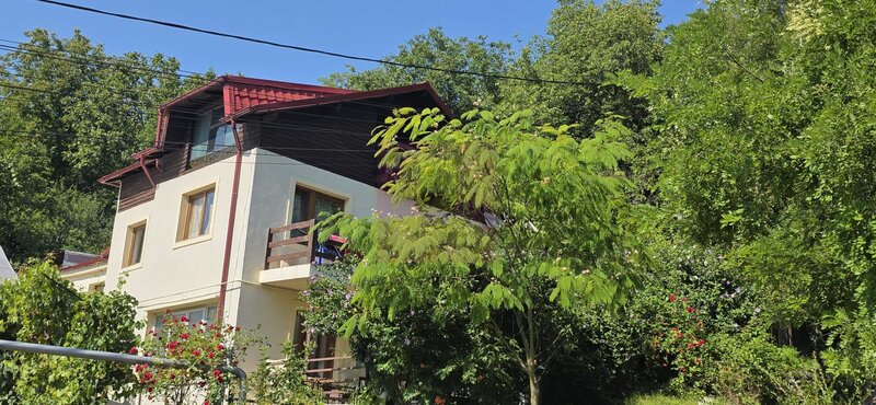 Casa cu 4 camere de vanzare in Campina