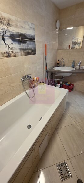 Casa cu 4 camere de vanzare in Campina