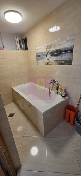 Casa cu 4 camere de vanzare in Campina