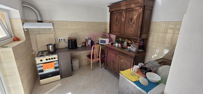 Casa cu 4 camere de vanzare in Campina