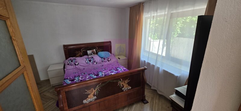 Casa cu 4 camere de vanzare in Campina